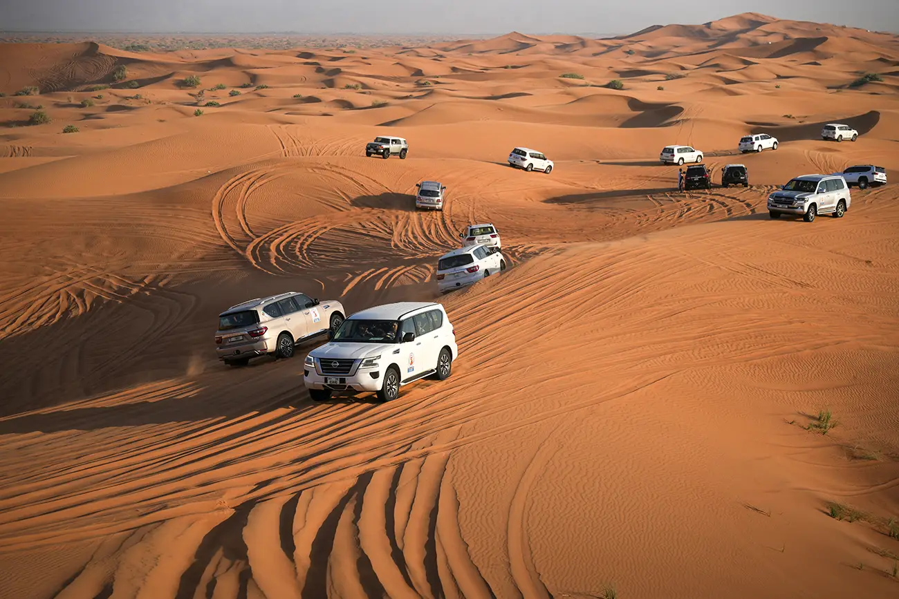 A stop among the desert dunes